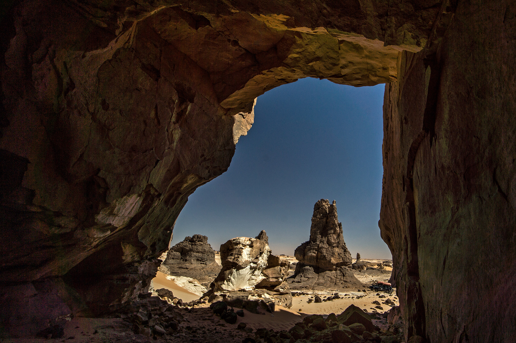 Borkou, grotta a nord di Faya Largeau